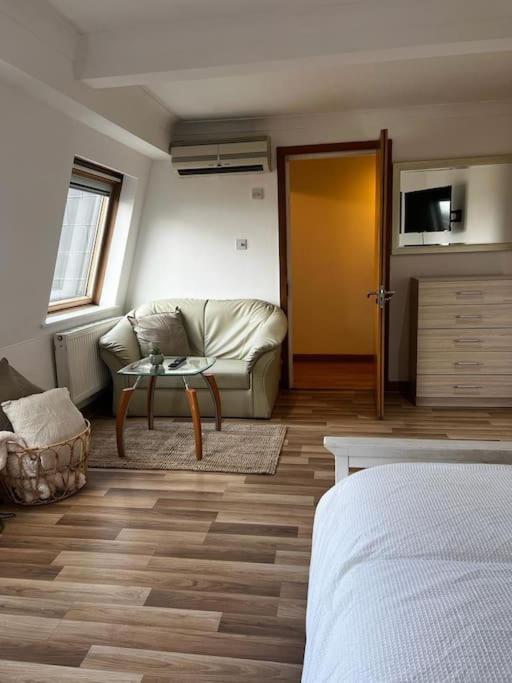 לונדון Quirky Studio Flat Selfcontained מראה חיצוני תמונה